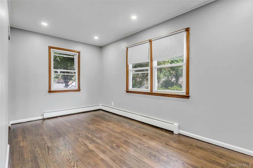 26 Woodland Street Ronkonkoma NY 11779
