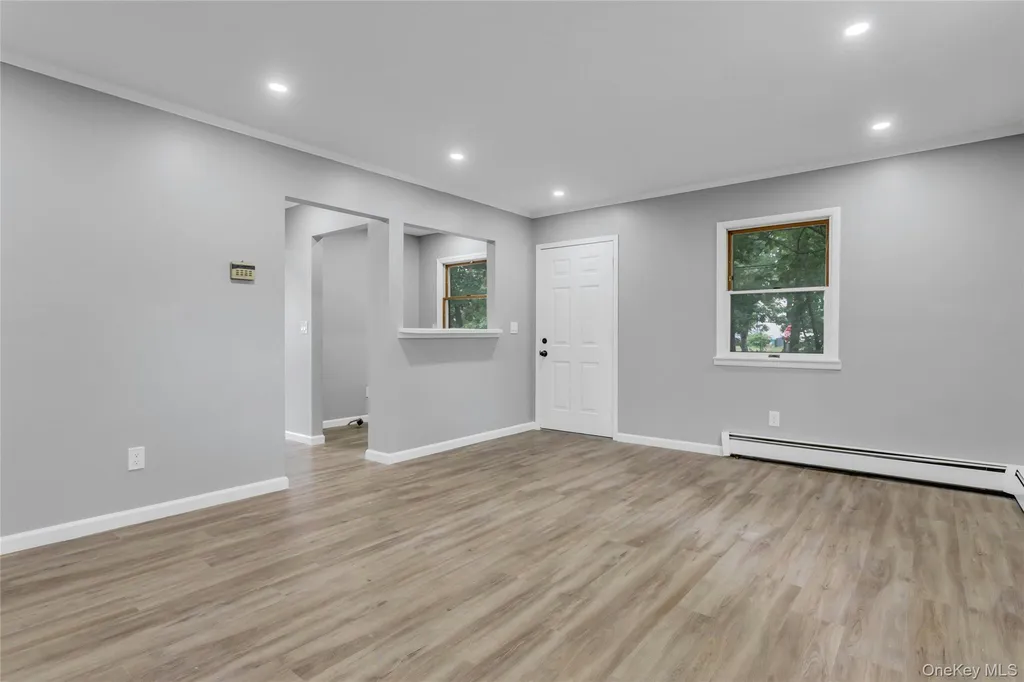 26 Woodland Street Ronkonkoma NY 11779