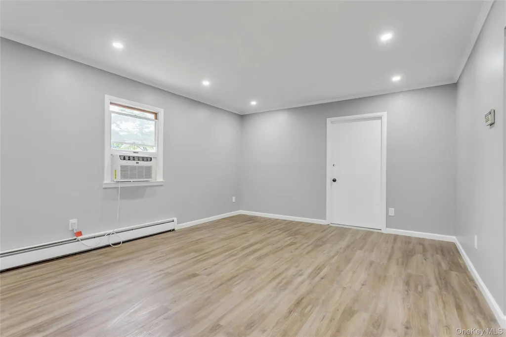 26 Woodland Street Ronkonkoma NY 11779
