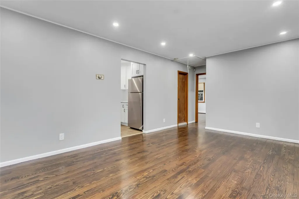 26 Woodland Street Ronkonkoma NY 11779