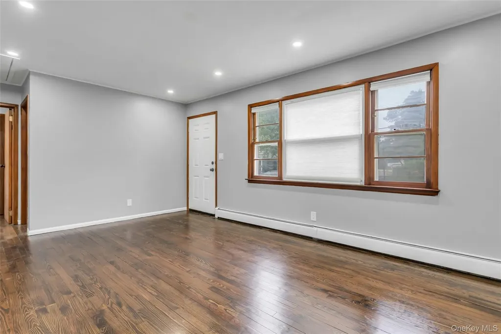 26 Woodland Street Ronkonkoma NY 11779