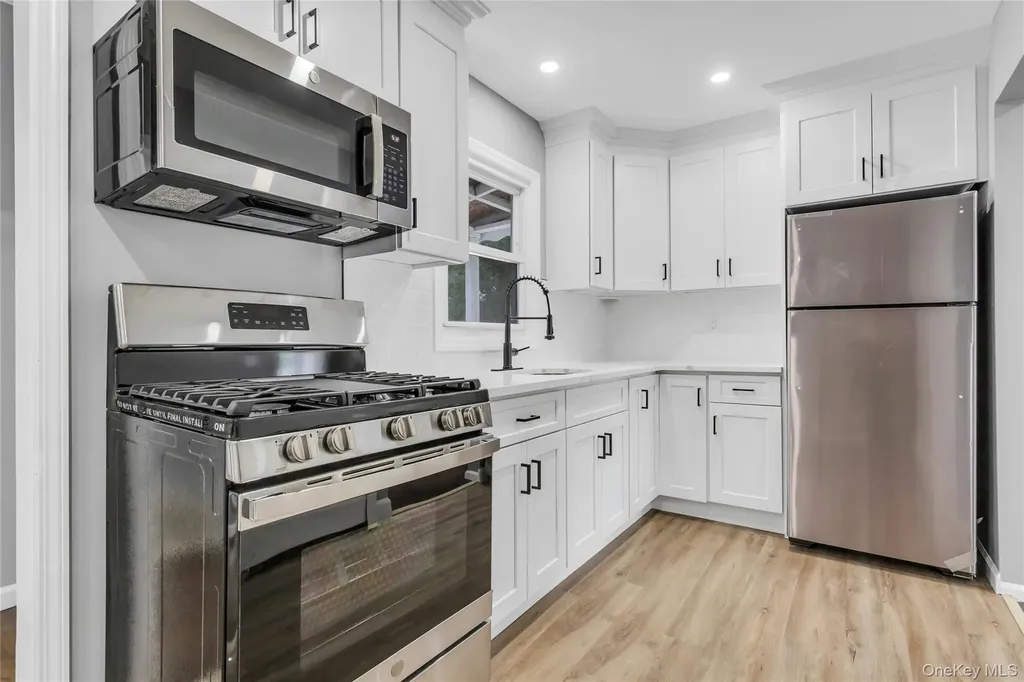 26 Woodland Street Ronkonkoma NY 11779