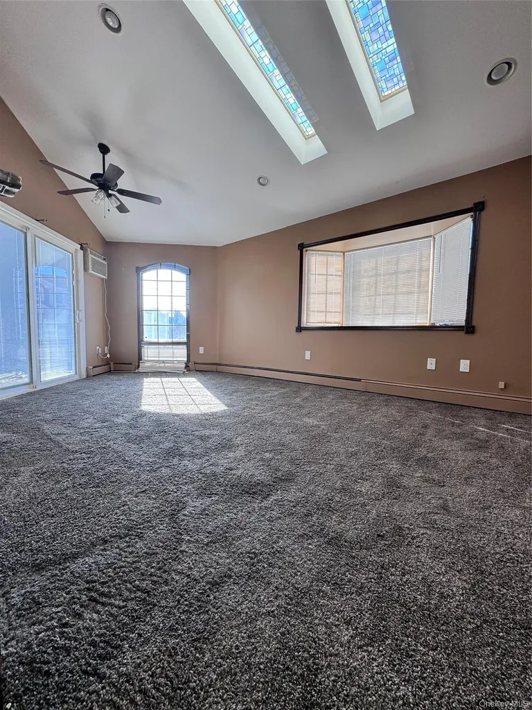 37 Spray Lane Hicksville NY 11801