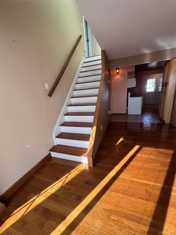 37 Spray Lane Hicksville NY 11801
