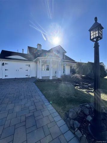 37 Spray Lane Hicksville NY 11801