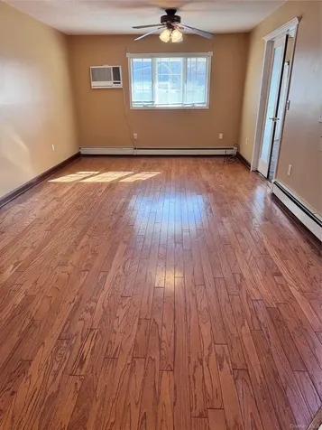 37 Spray Lane Hicksville NY 11801