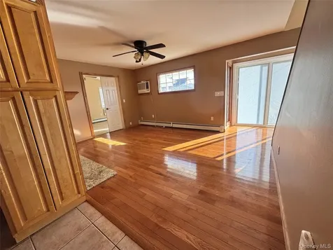 37 Spray Lane Hicksville NY 11801