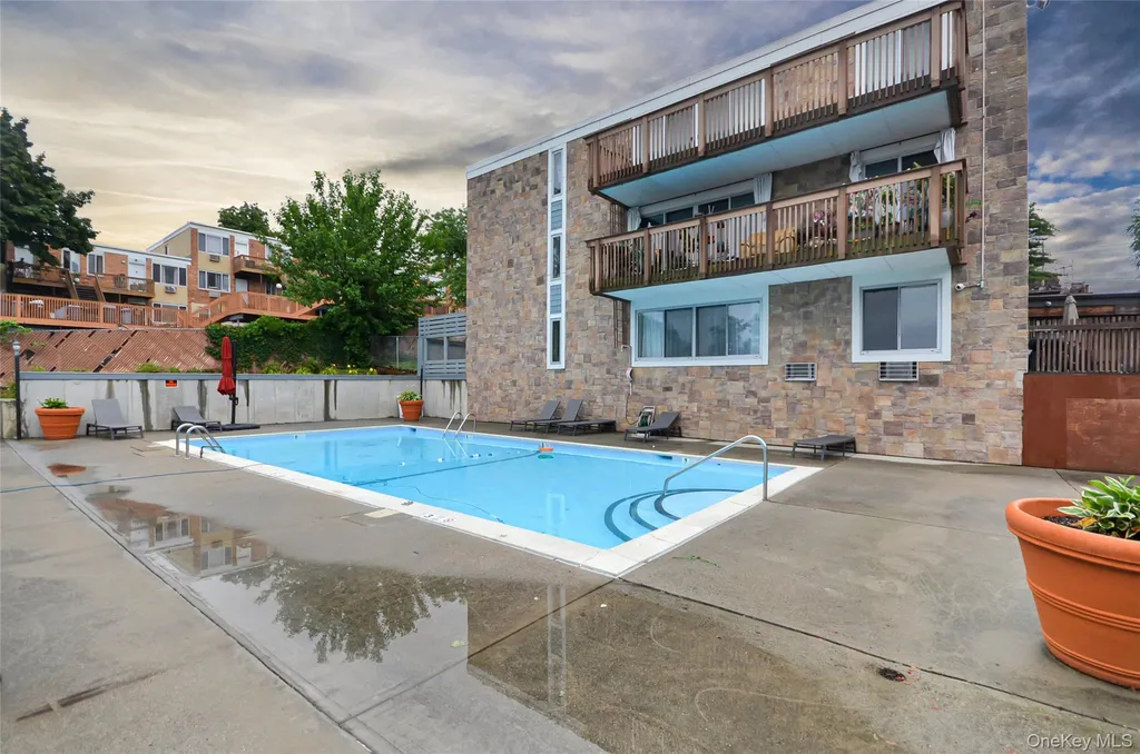 397 N Broadway Yonkers NY 10701