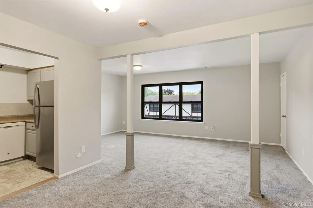 58 Bailey Court Middle Island NY 11953