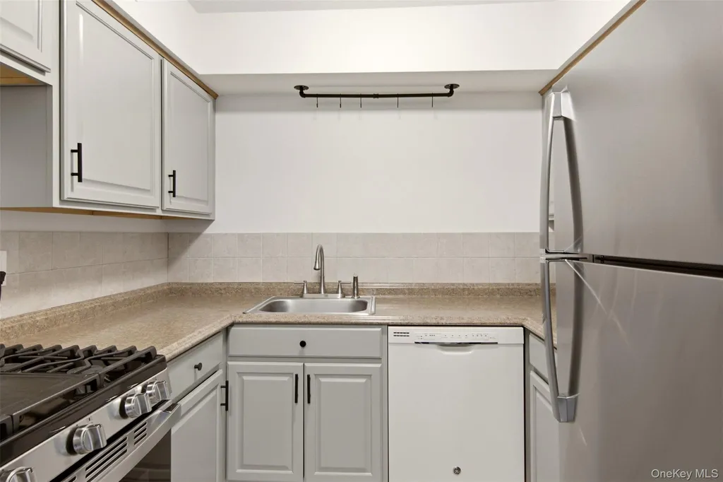 58 Bailey Court Middle Island NY 11953