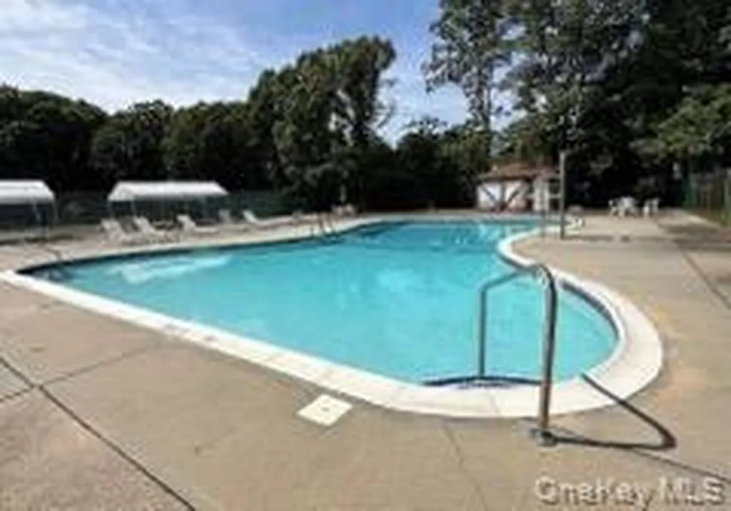 58 Bailey Court Middle Island NY 11953