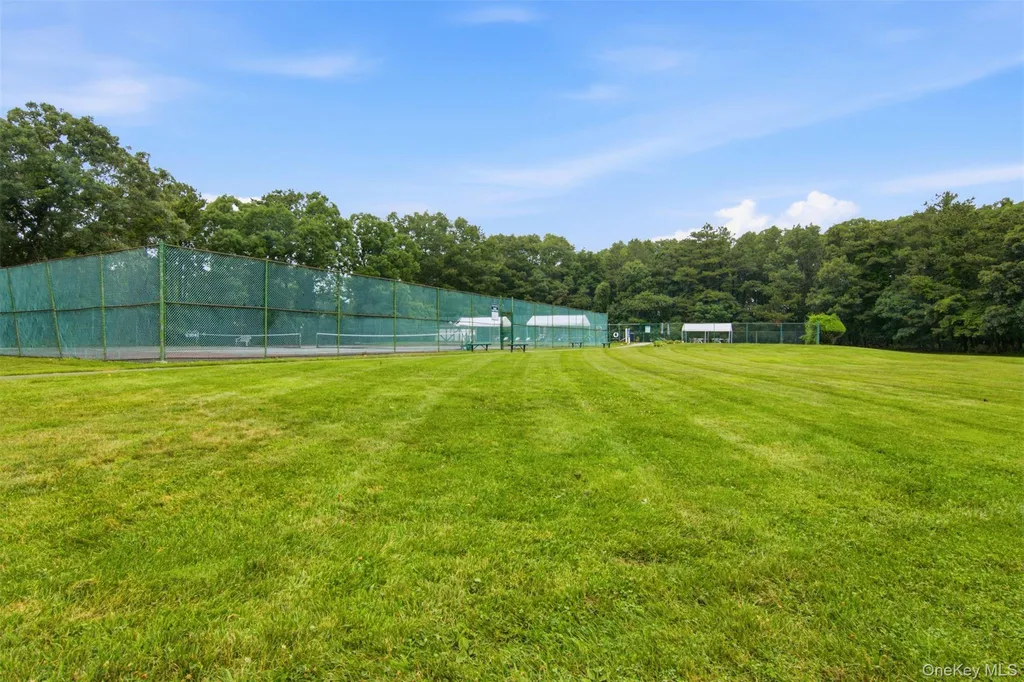 58 Bailey Court Middle Island NY 11953