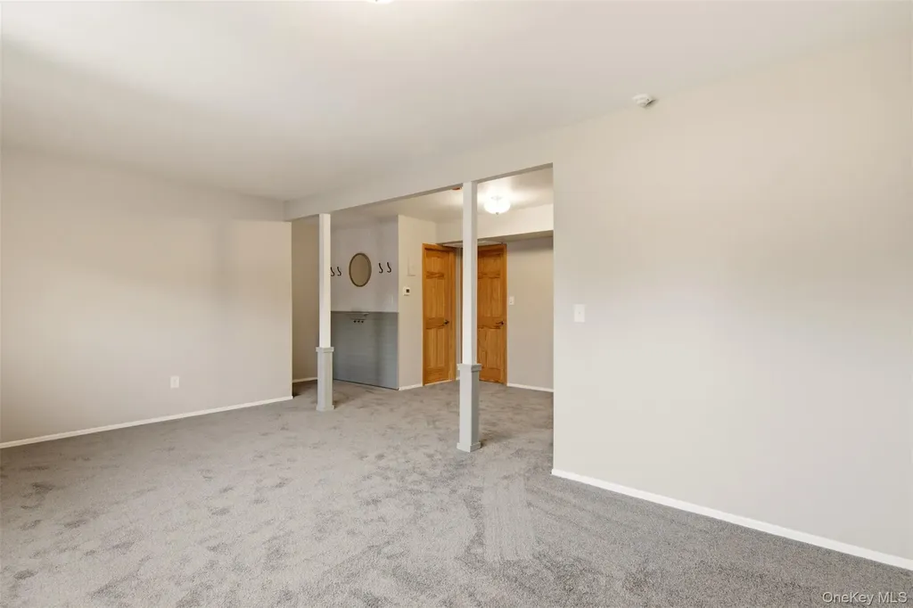 58 Bailey Court Middle Island NY 11953