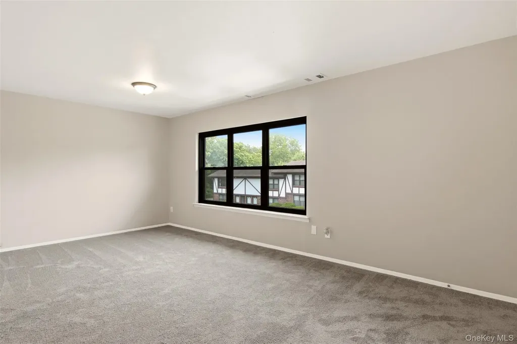58 Bailey Court Middle Island NY 11953