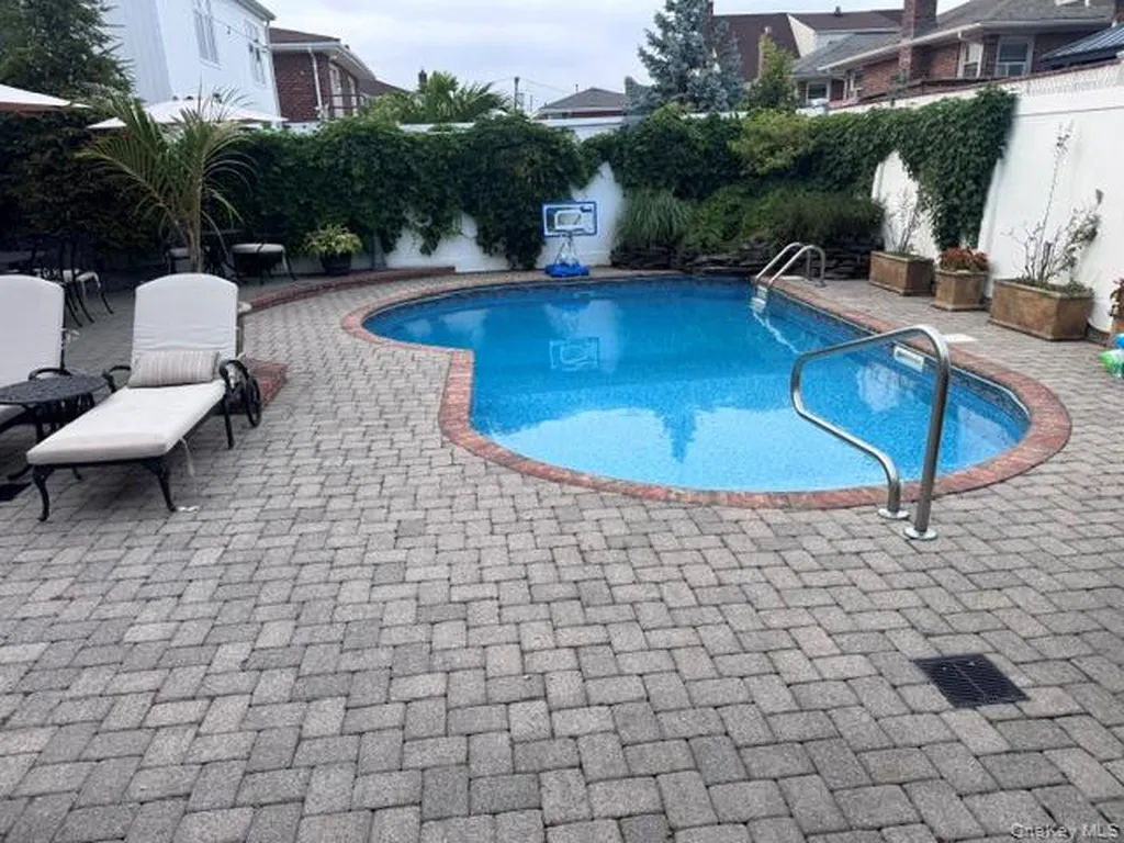 163-27 95th Street Howard Beach NY 11414