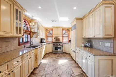 163-27 95th Street Howard Beach NY 11414