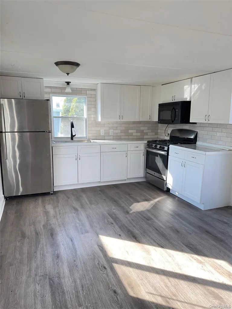 150 Main St. Unit 57 Islip NY 11751