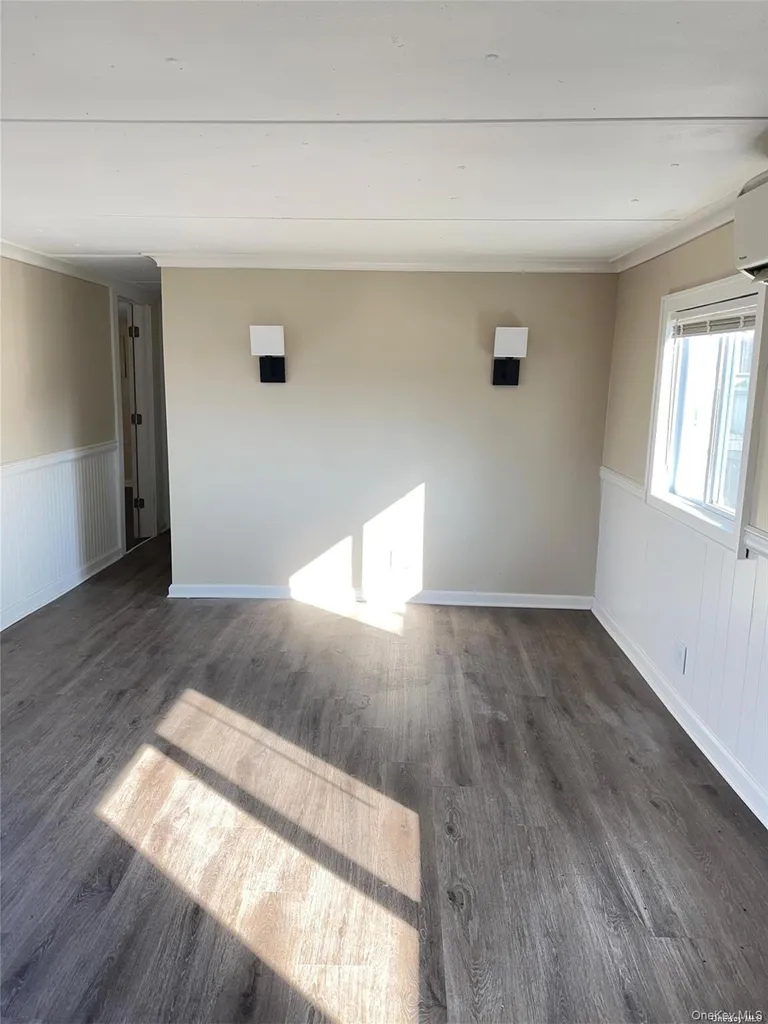 150 Main St. Unit 57 Islip NY 11751
