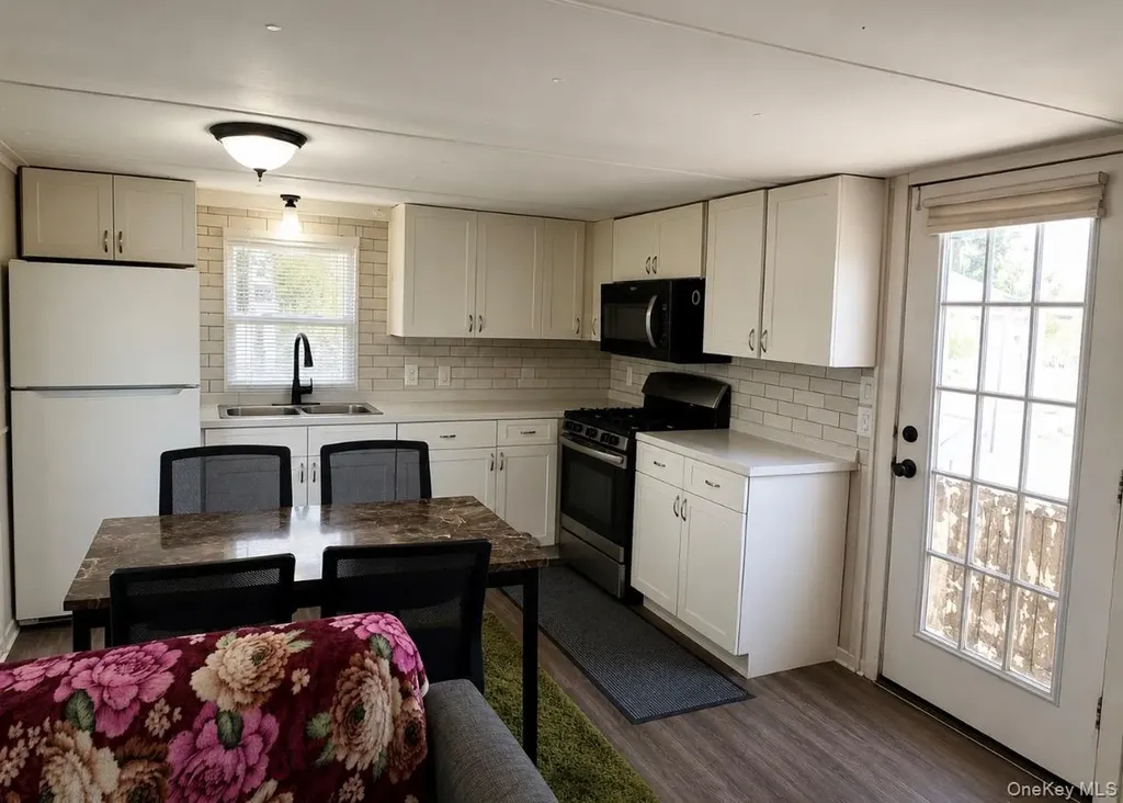 150 Main St. Unit 57 Islip NY 11751