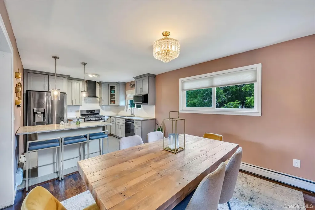 192 N 21st Street Wheatley Heights NY 11798