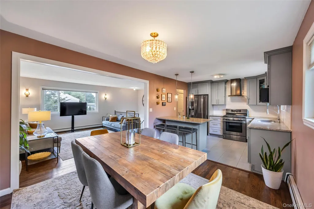 192 N 21st Street Wheatley Heights NY 11798