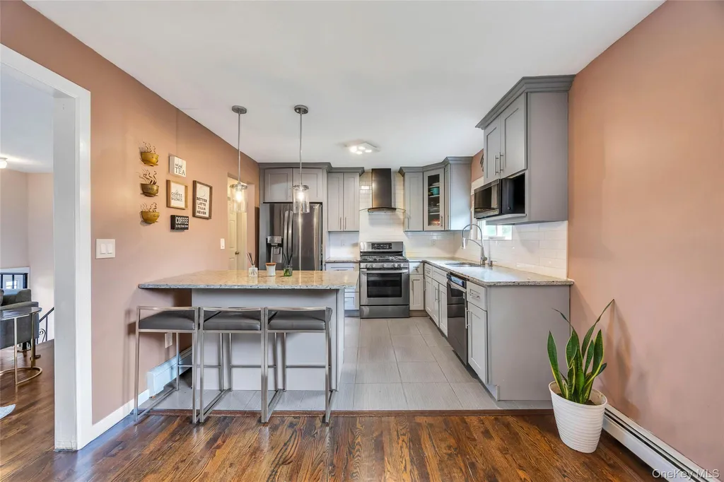 192 N 21st Street Wheatley Heights NY 11798