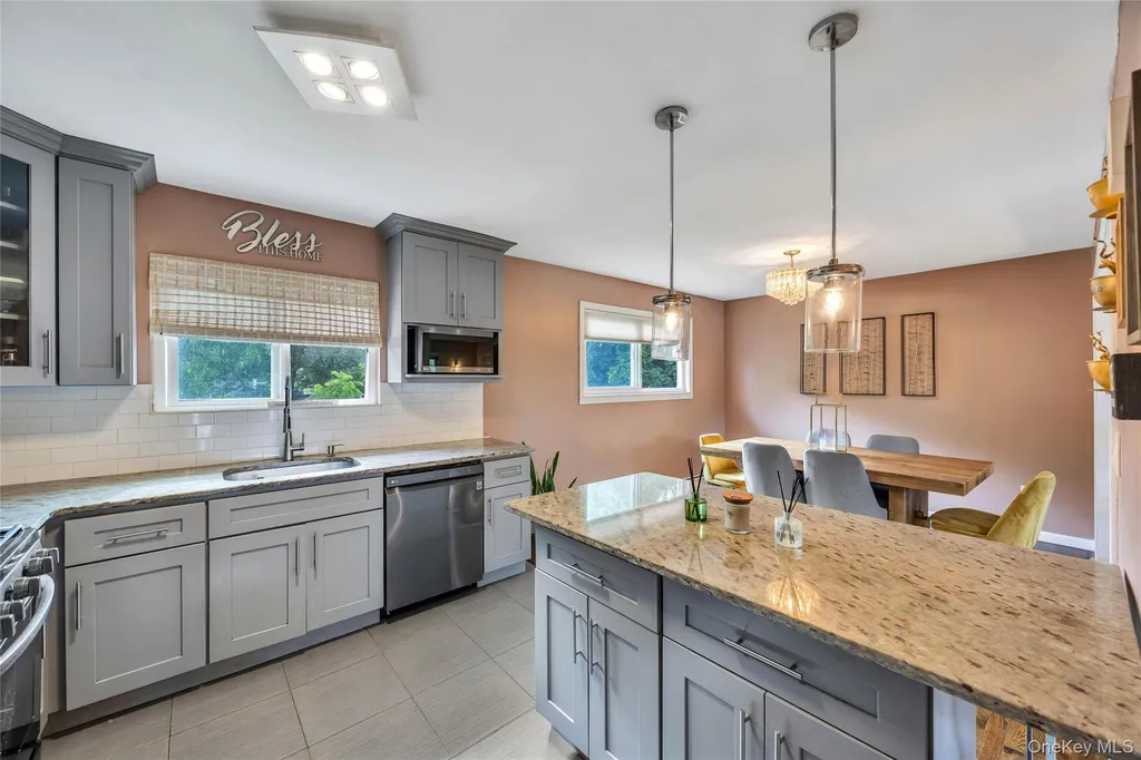 192 N 21st Street Wheatley Heights NY 11798
