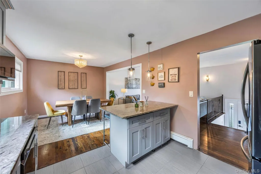 192 N 21st Street Wheatley Heights NY 11798