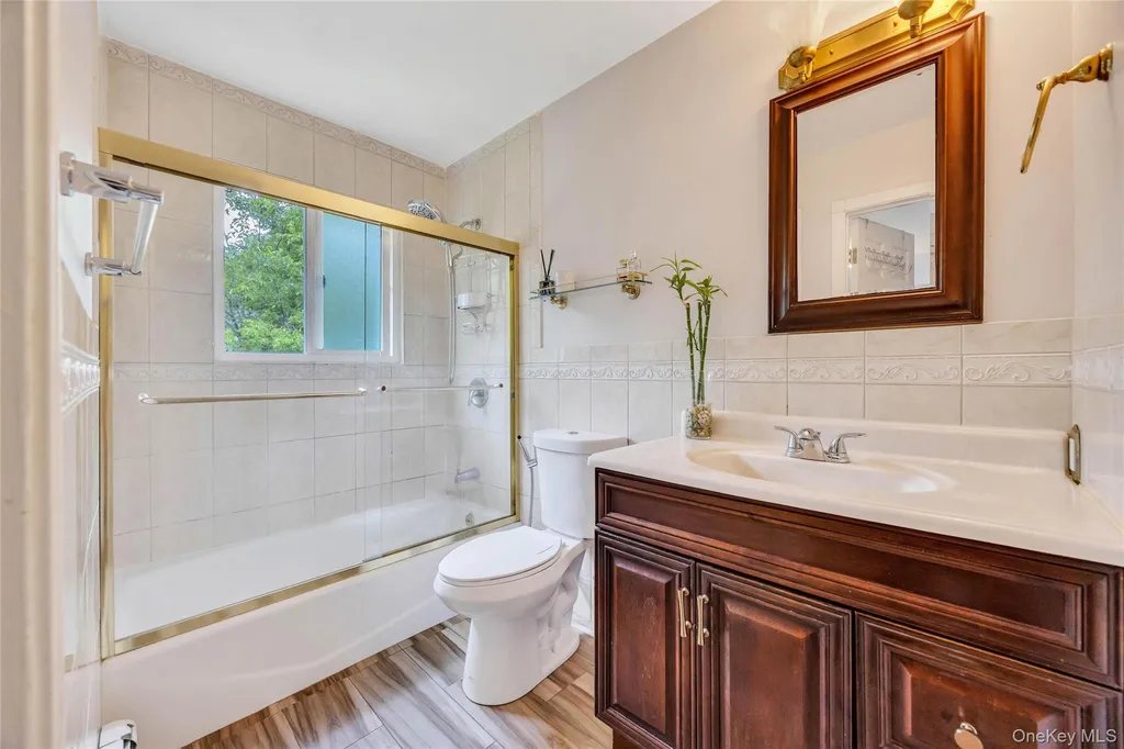 192 N 21st Street Wheatley Heights NY 11798