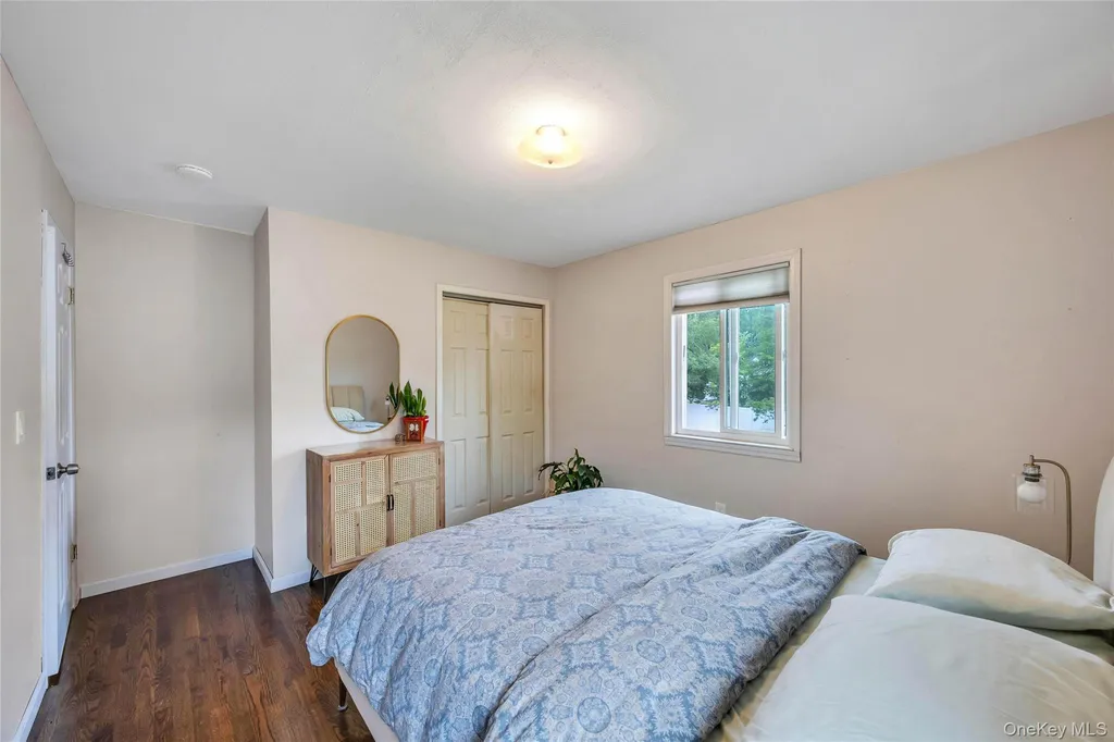 192 N 21st Street Wheatley Heights NY 11798