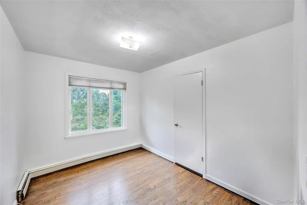 192 N 21st Street Wheatley Heights NY 11798