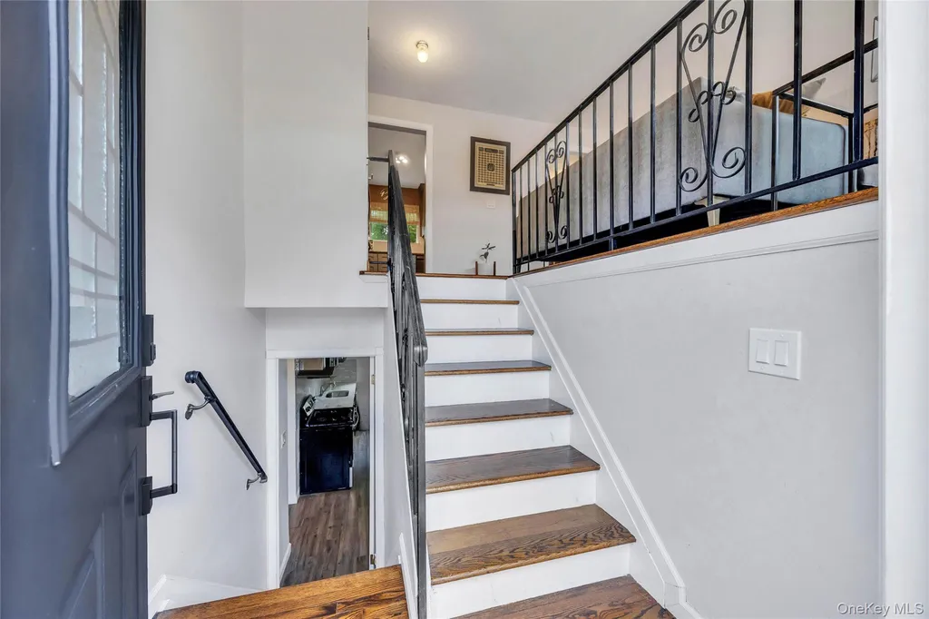 192 N 21st Street Wheatley Heights NY 11798