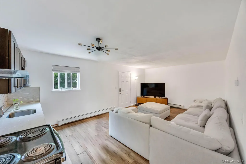 192 N 21st Street Wheatley Heights NY 11798