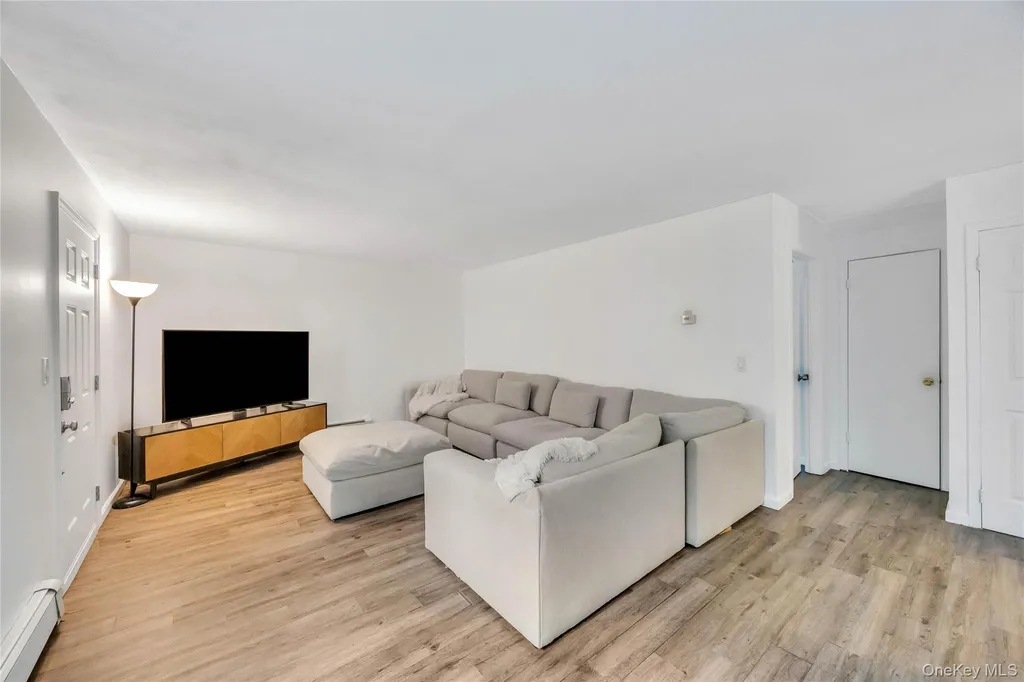192 N 21st Street Wheatley Heights NY 11798