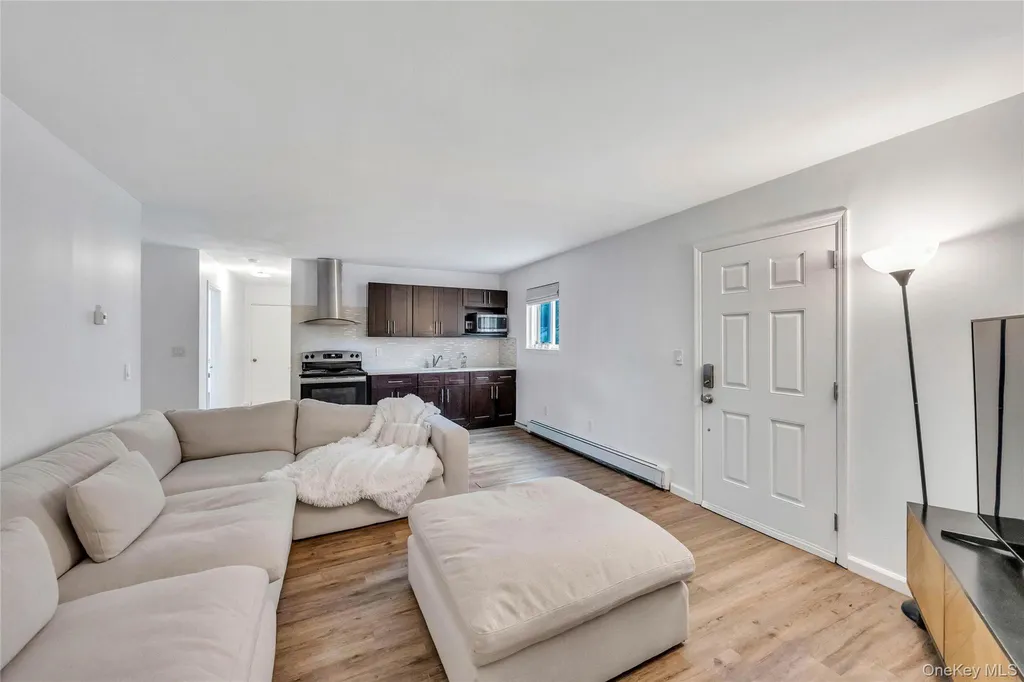 192 N 21st Street Wheatley Heights NY 11798