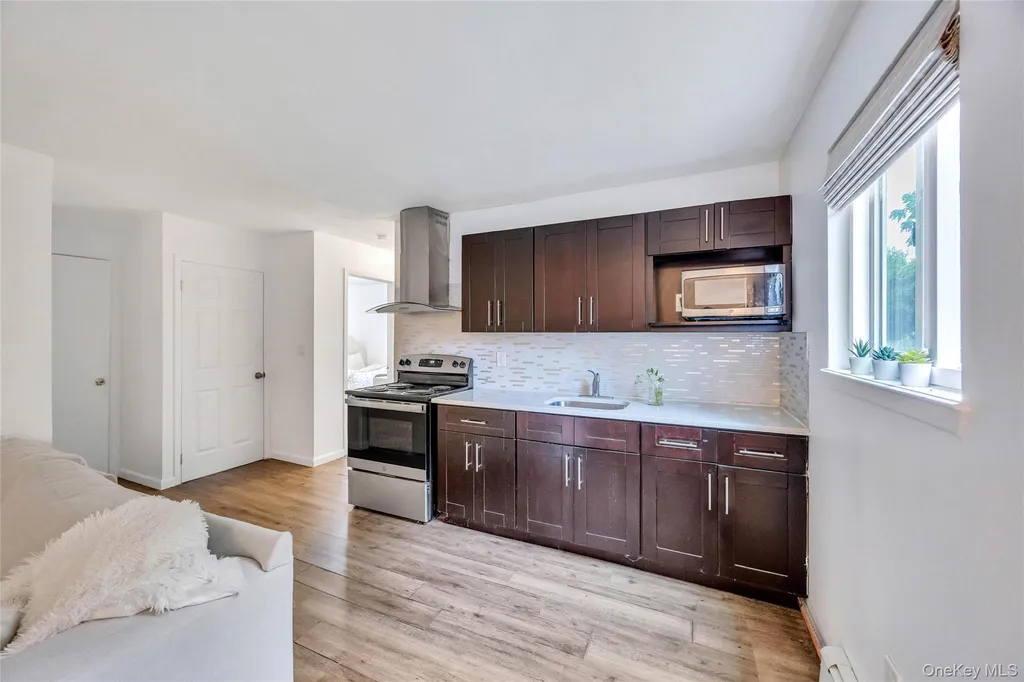192 N 21st Street Wheatley Heights NY 11798