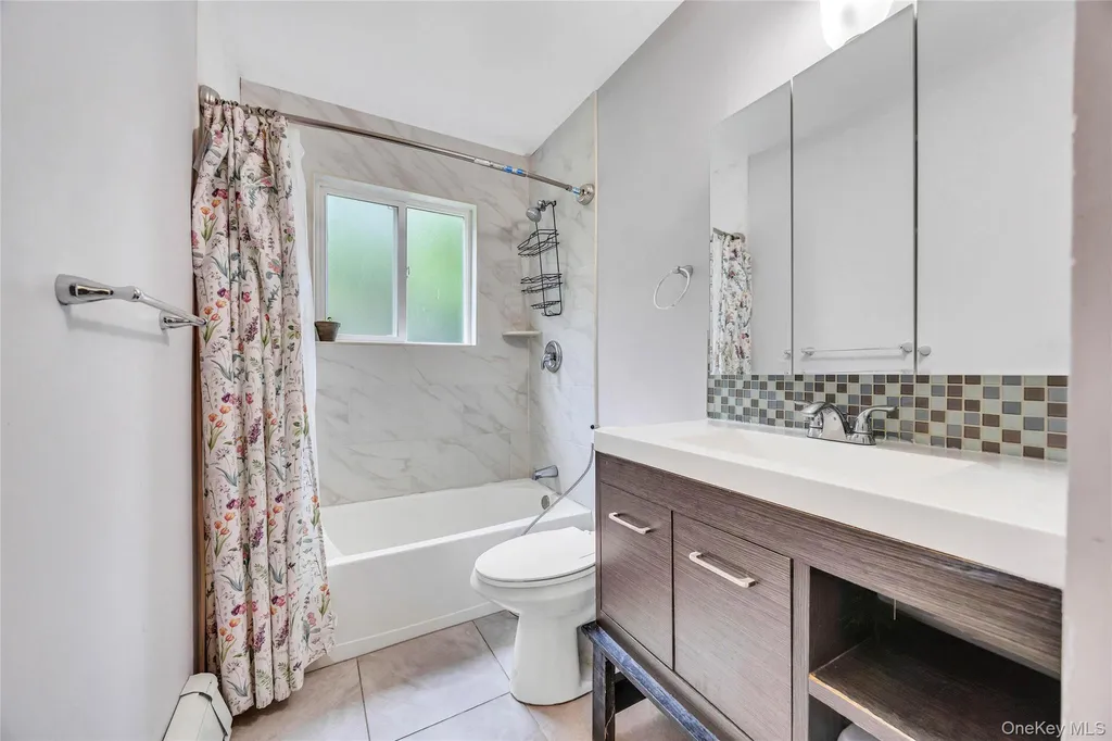 192 N 21st Street Wheatley Heights NY 11798