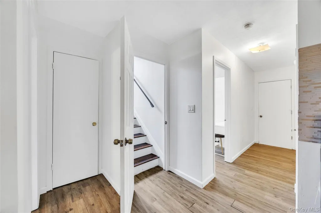 192 N 21st Street Wheatley Heights NY 11798