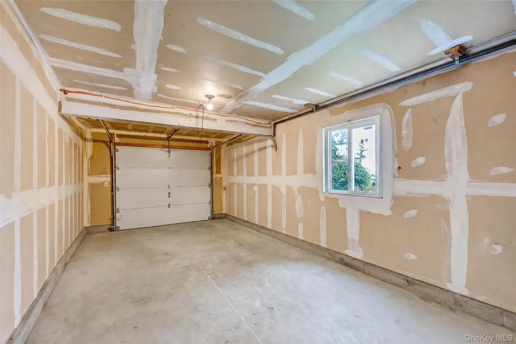 192 N 21st Street Wheatley Heights NY 11798