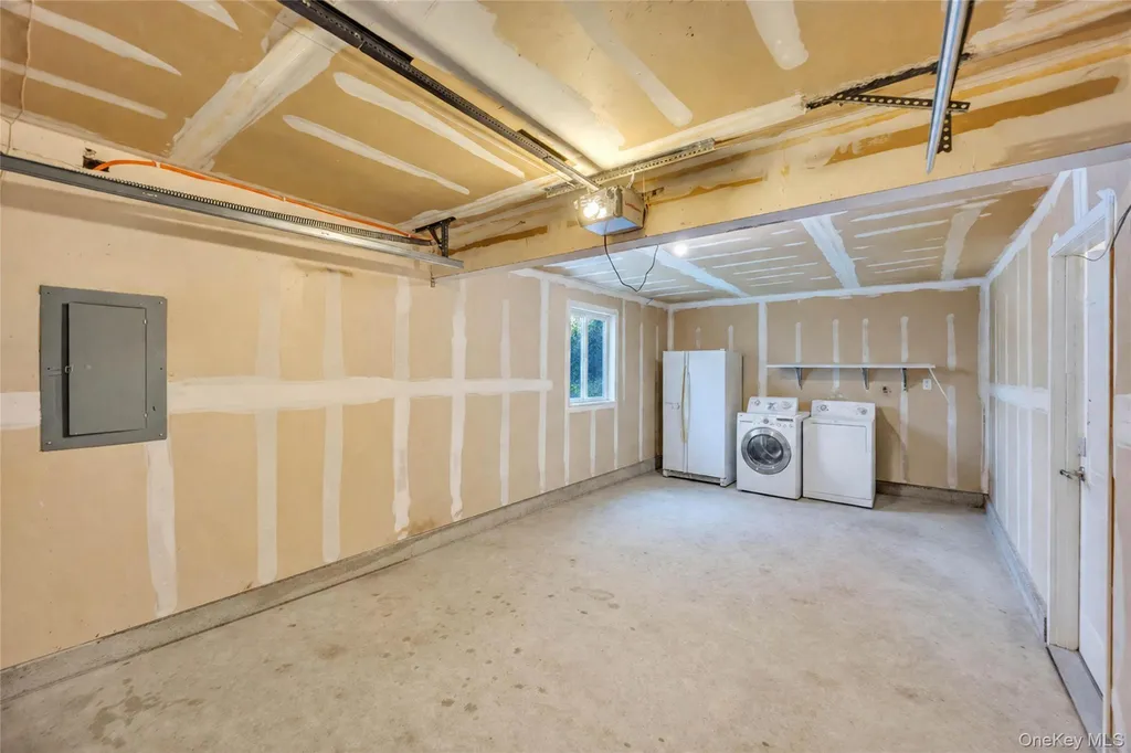 192 N 21st Street Wheatley Heights NY 11798
