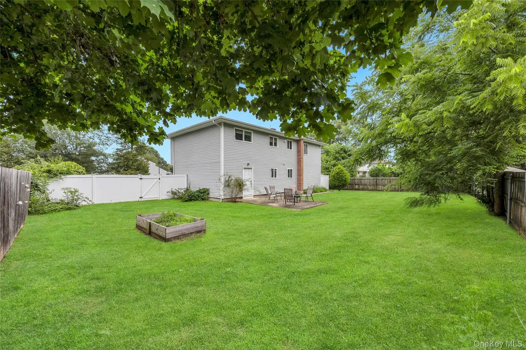 192 N 21st Street Wheatley Heights NY 11798