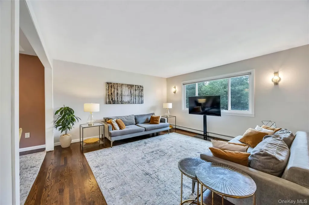 192 N 21st Street Wheatley Heights NY 11798
