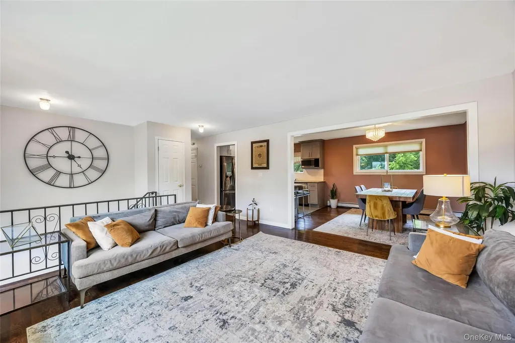192 N 21st Street Wheatley Heights NY 11798