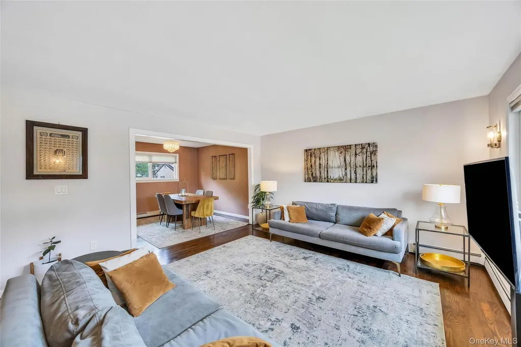 192 N 21st Street Wheatley Heights NY 11798