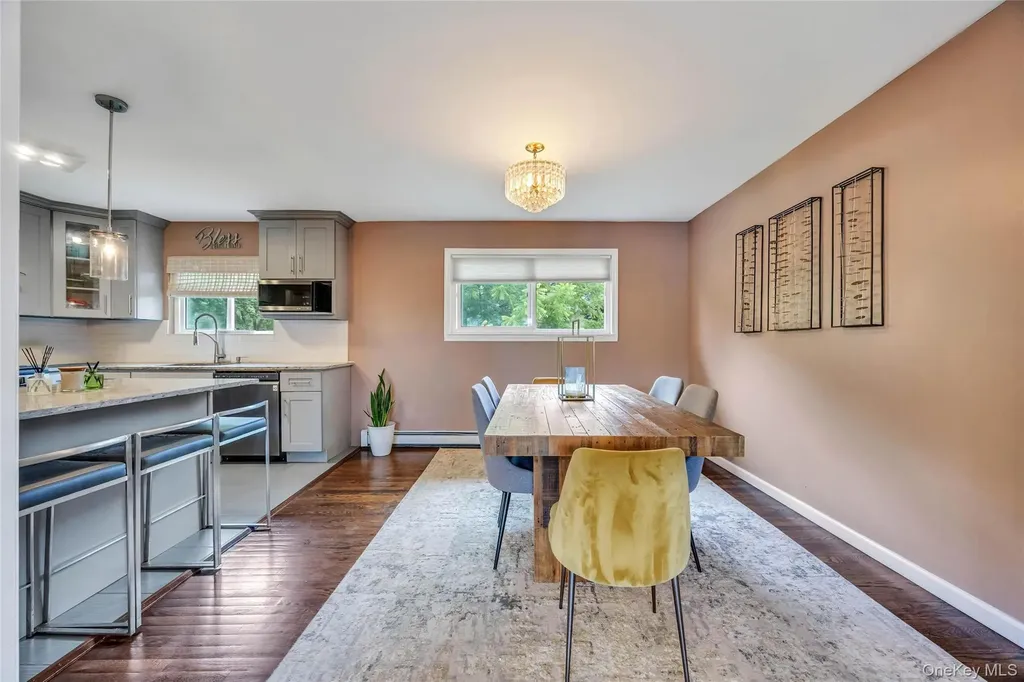 192 N 21st Street Wheatley Heights NY 11798