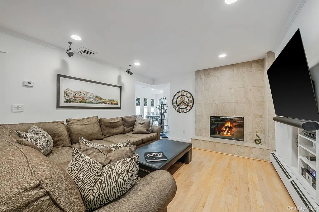 2 Sagamore Way N Jericho NY 11753