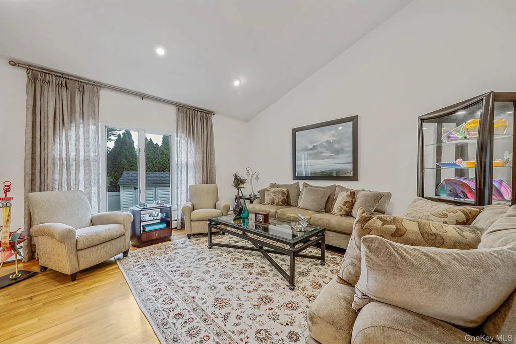 2 Sagamore Way N Jericho NY 11753