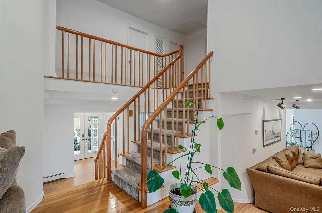 2 Sagamore Way N Jericho NY 11753