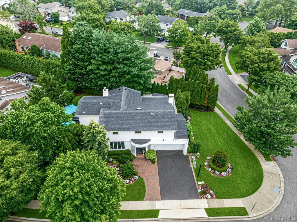 2 Sagamore Way N Jericho NY 11753