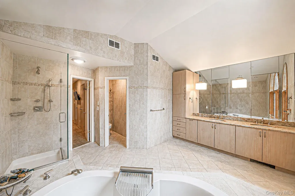 2 Sagamore Way N Jericho NY 11753